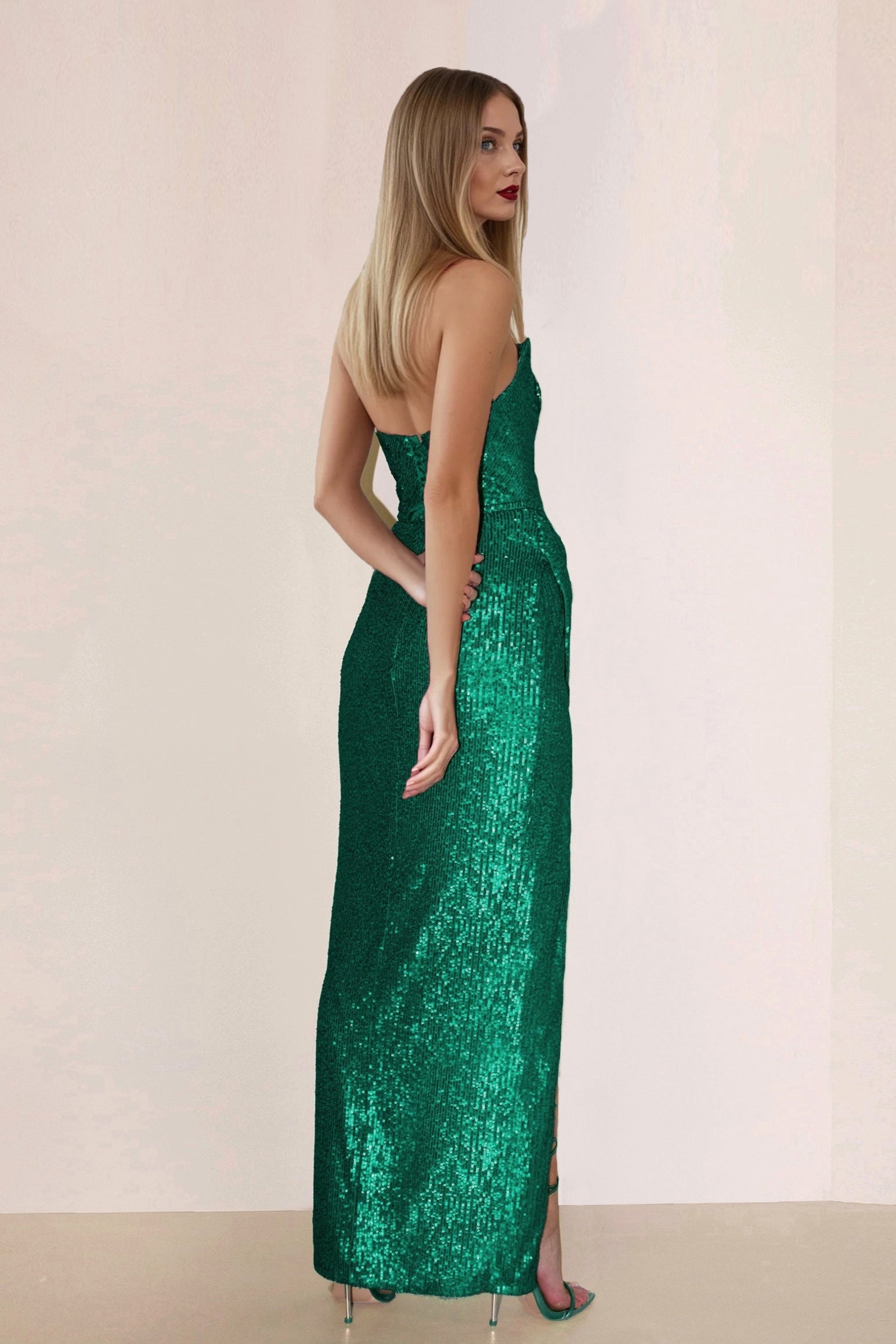 Gaia_Emerald_evening_gown_Angelika_Jozefczyk_back_1