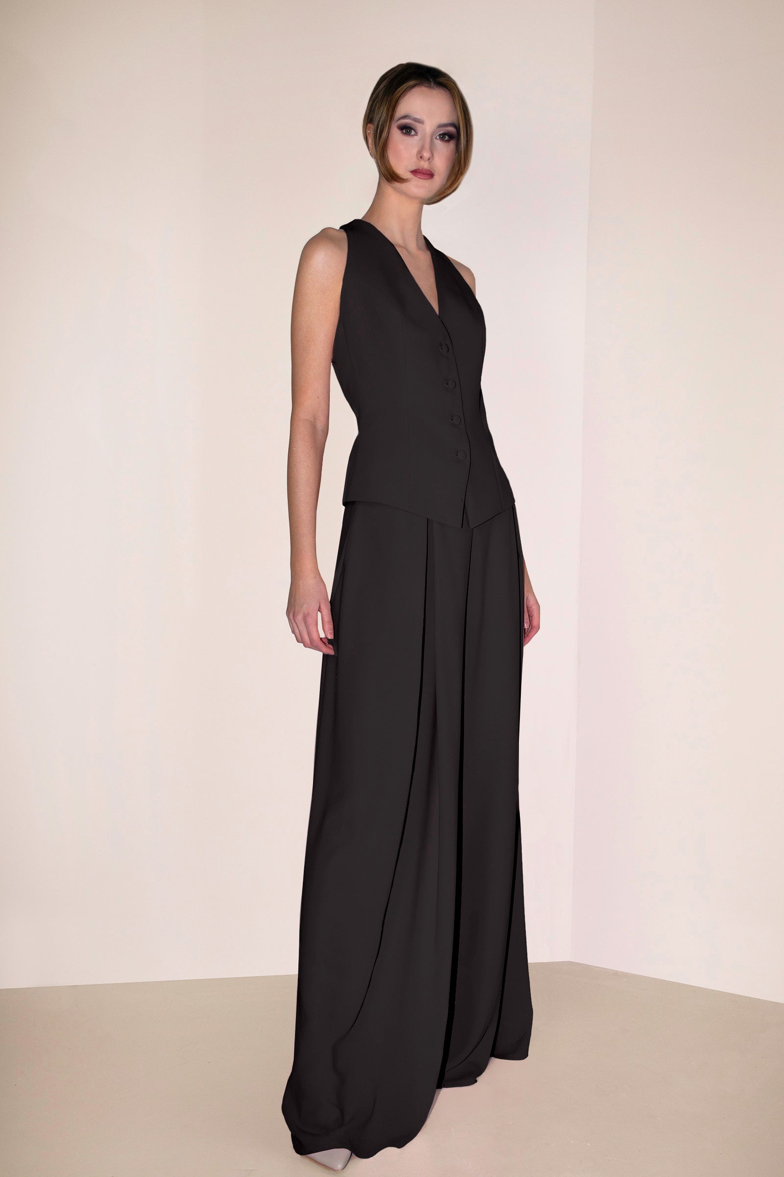 Hera Vest Black Angelika Józefczyk front