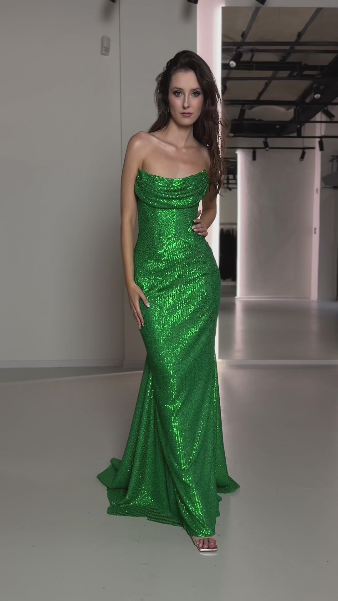 Alaya_Green_Sequin_Evening_Dress_Gown_Angelika_Jozefczyk_2