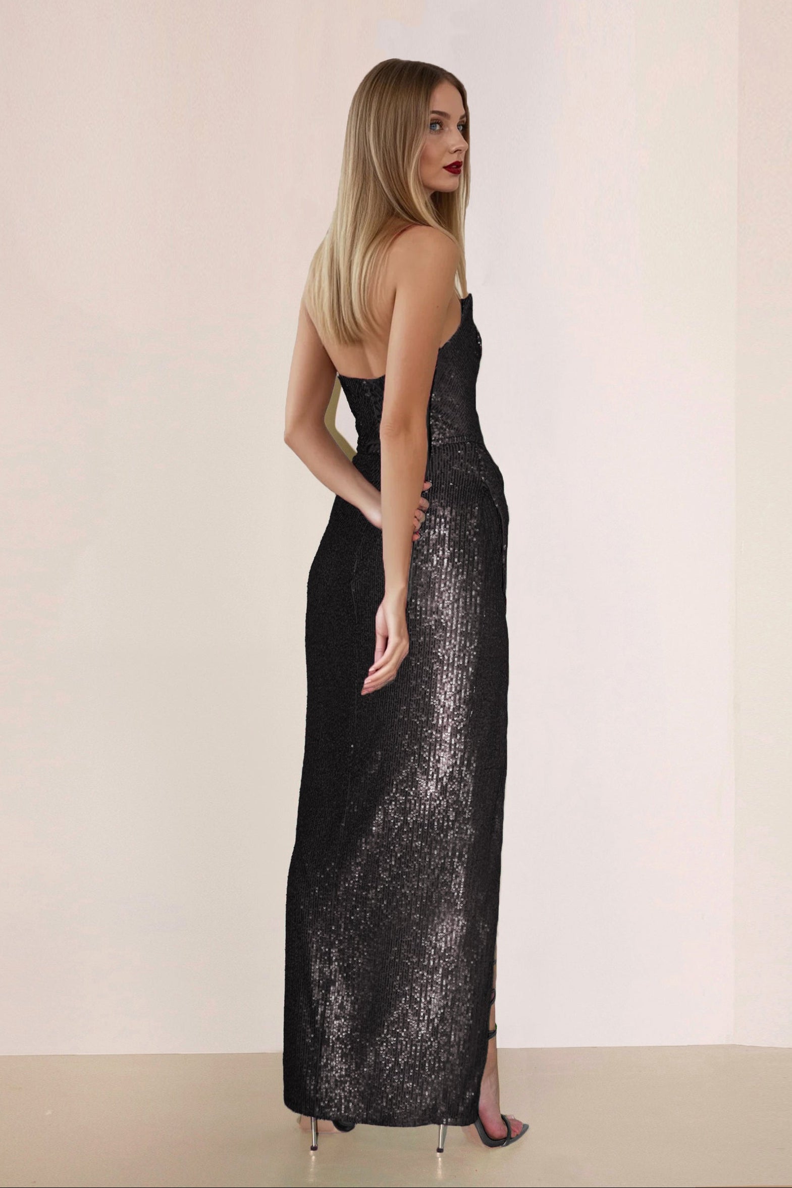 Gaia_Black_evening_gown_Angelika_Jozefczyk_back_1